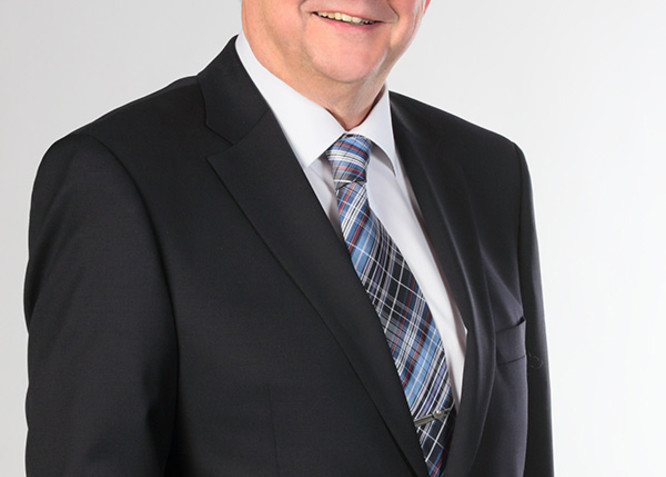 Portraitfoto Hartmut Hetzelein
