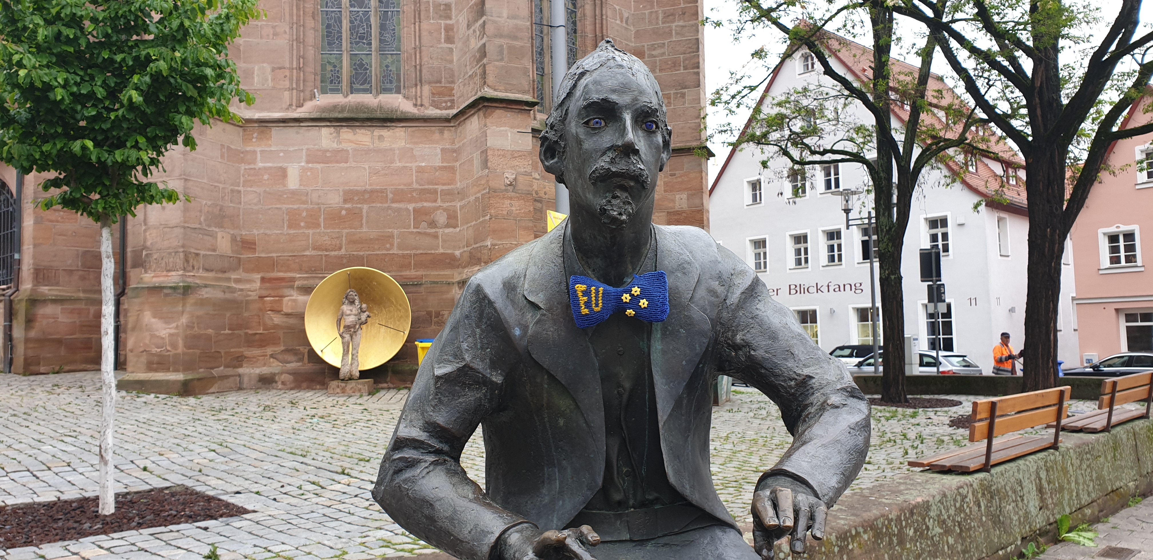 Henselt-Statue des Bildhauers Clemens Heinl am Martin-Luther-Platz