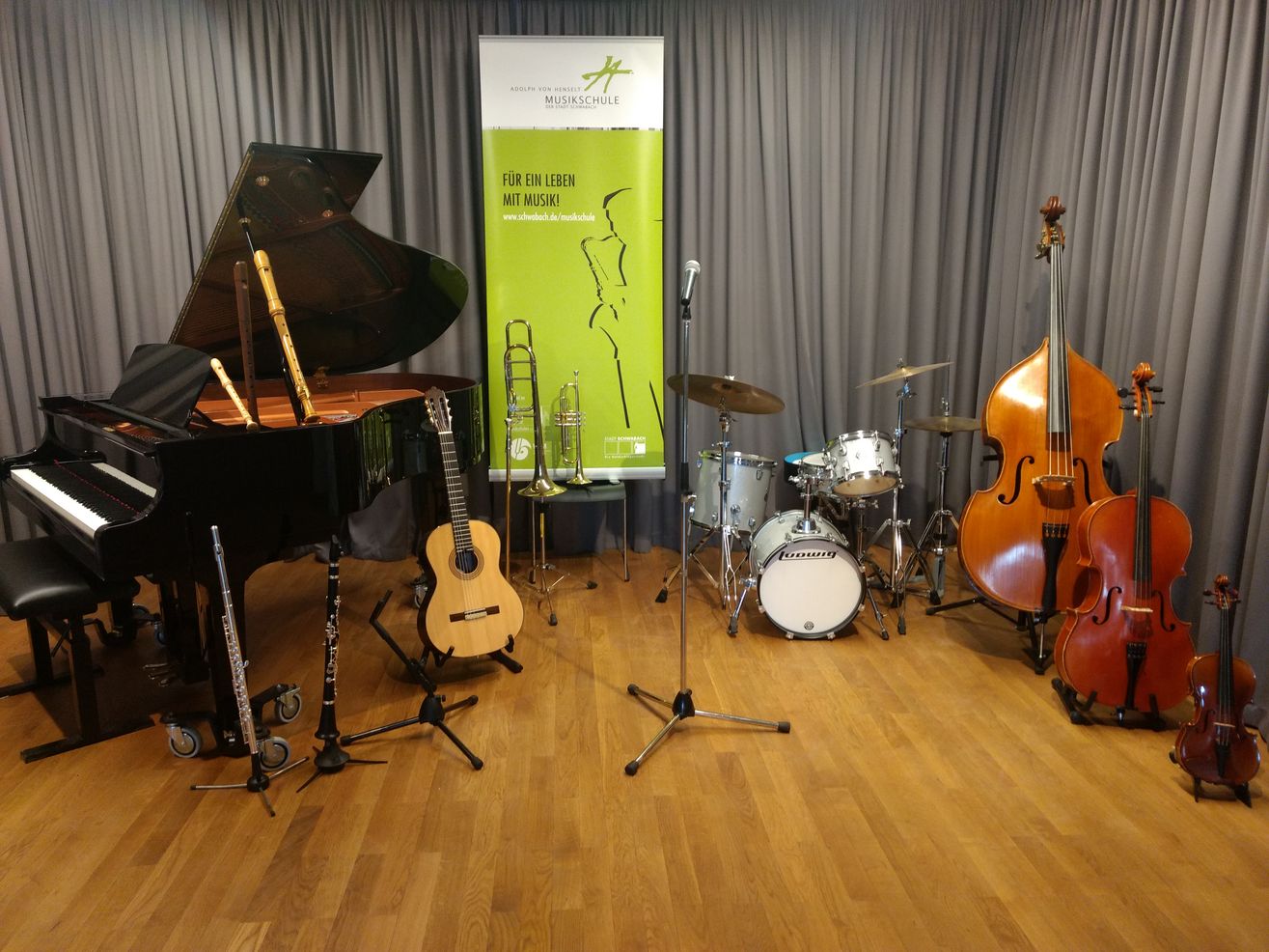 verschiedene Instrumente der Musikschule