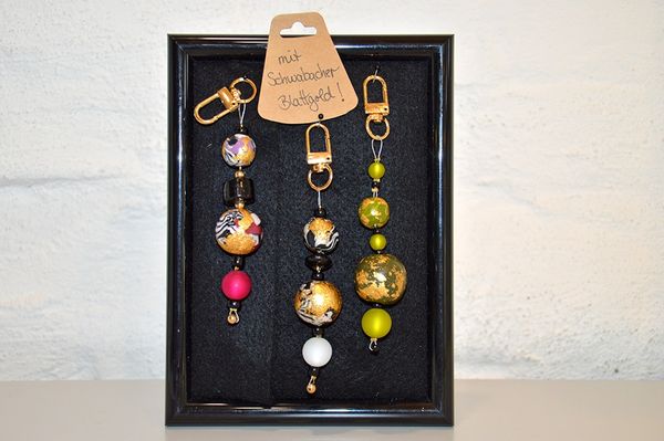 Taschenanhänger aus Fimo mit Schwabacher Blattgold