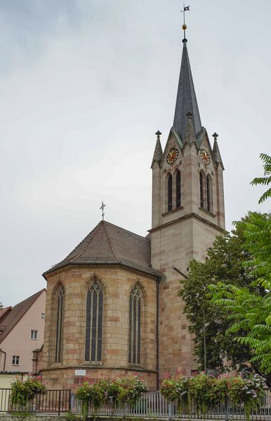 Foto der beleuchteten Spitalkirche