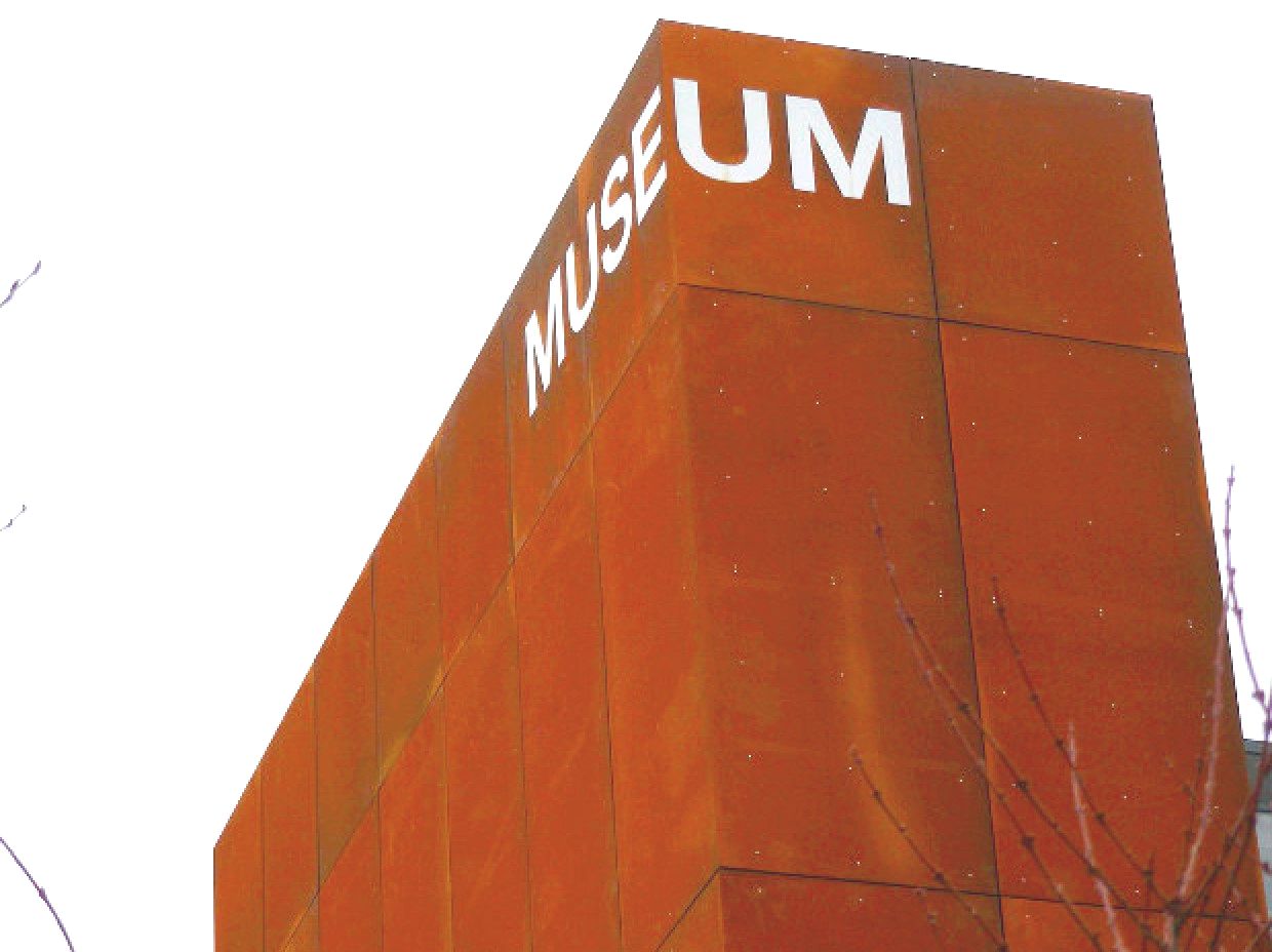 Museumsturm in Rostfarben